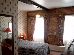 The Rose and Crown Hotel Rooms and Suites